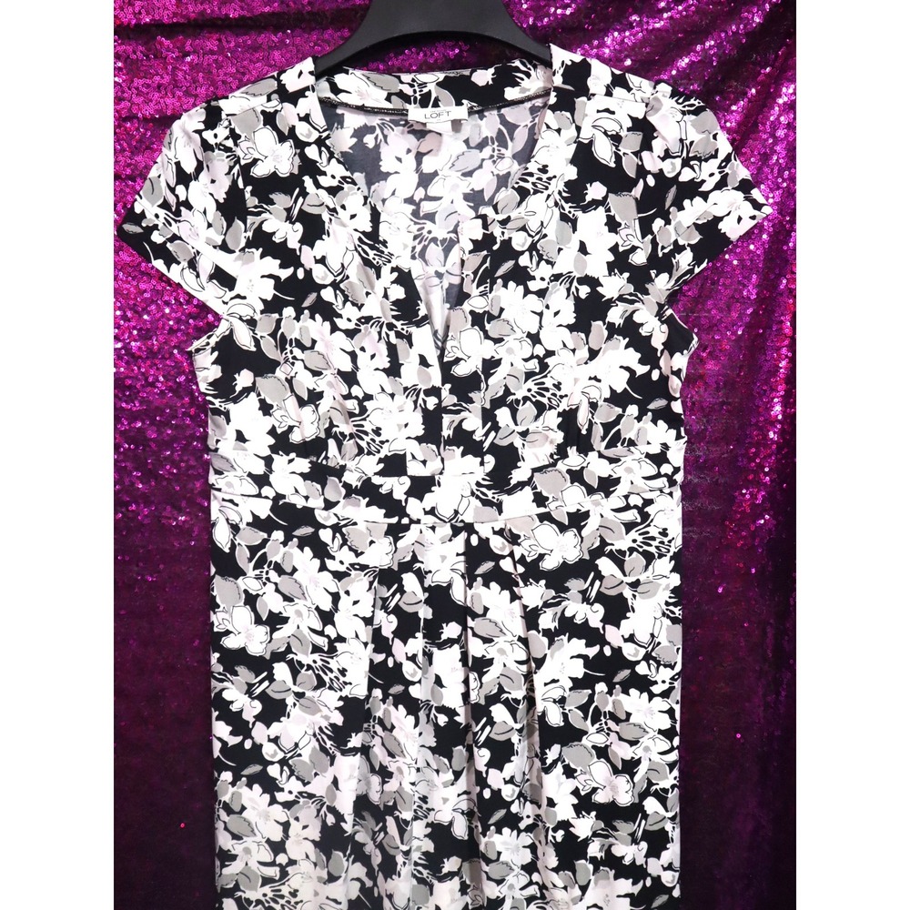 Black Floral Dress M Ann Taylor LOFT Womens V-Neck Cap Sleeve Smocked Waist